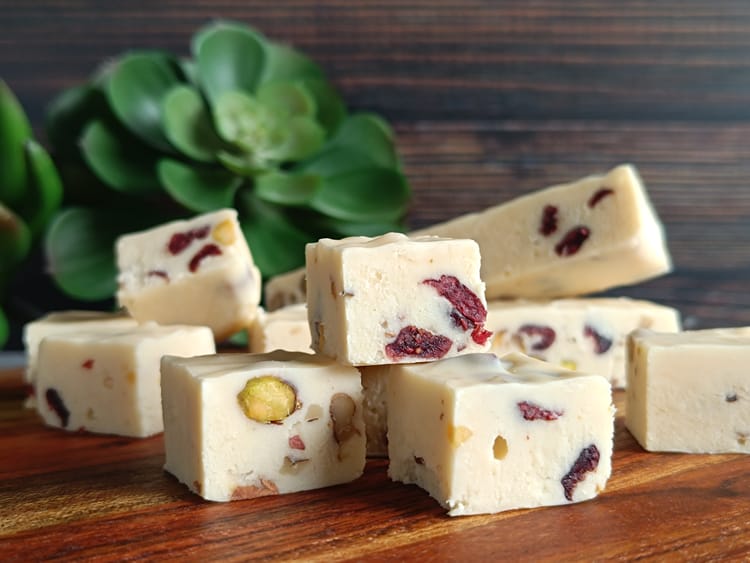 Cranberry and Pistachio Fudge